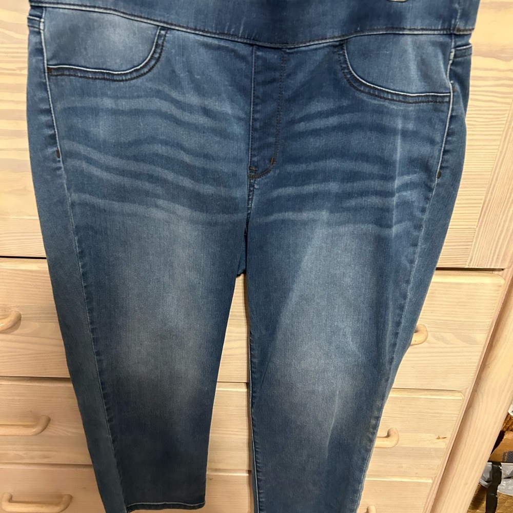 Sonoma Blue Capri Jeans